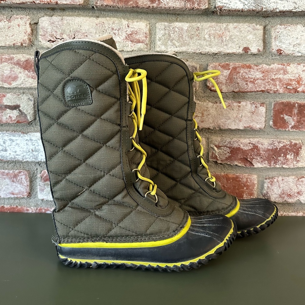 Sorel Out N About Tall Waterproof Quilted Snow Boots 8 Peatmoss Green
